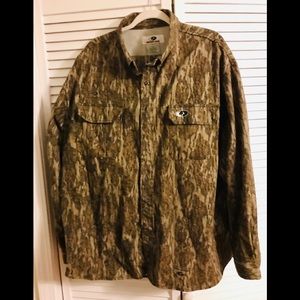 Men’s Mossy Oak Camouflage shirt and pants